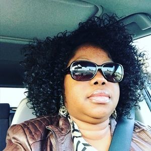 Meet your Posher, Oluseun